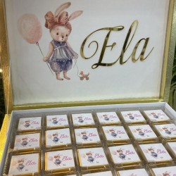 İnce Madlen Kişiye Özel Pleksi İsimli , Bebek Çikolatası, Karton Kutu 72 Adet İnce Madlen Kişiye Özel Pleksi İsimli , Bebek Çikolatası, Karton Kutu 72 Adet