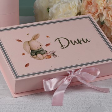 Yaldızlı Lüks Kitap Kutu Kişiye Özel Bebek Çikolatası