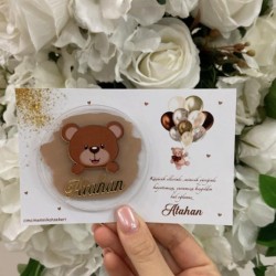 Ahşap Aslan Figürlü Kartlı Bebek Hediyeliği Ahşap Aslan Figürlü Kartlı Bebek Hediyeliği