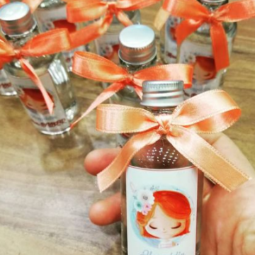 Cam Kolonya Şişesi , Bebek Figürlü, Kurdele Detaylı Limon Kolonyası