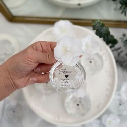 Yuvarlak Ortanca Süslemeli Cam Kolonya Şişesi Yuvarlak Ortanca Süslemeli Cam Kolonya Şişesi